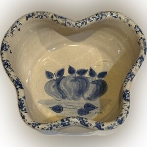 VTG PAUL STORIE POTTERY MARSHALL TX APPLE FARMHOUSE BOWL BLUE SPONGE WARE RIM
